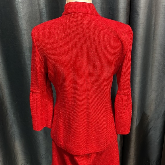 EUC BEAUTIFUL St. John Red suit sz 6 - Picture 4 of 8